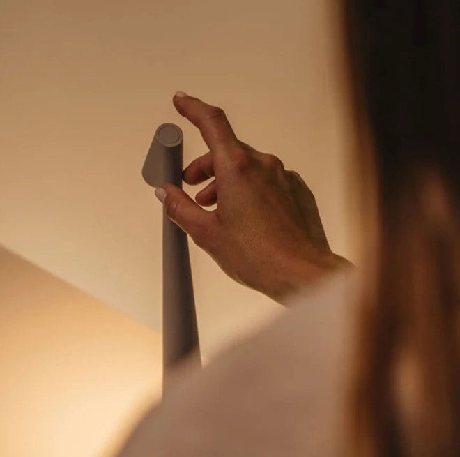 Moderne Snoerloze Led Staande Lamp