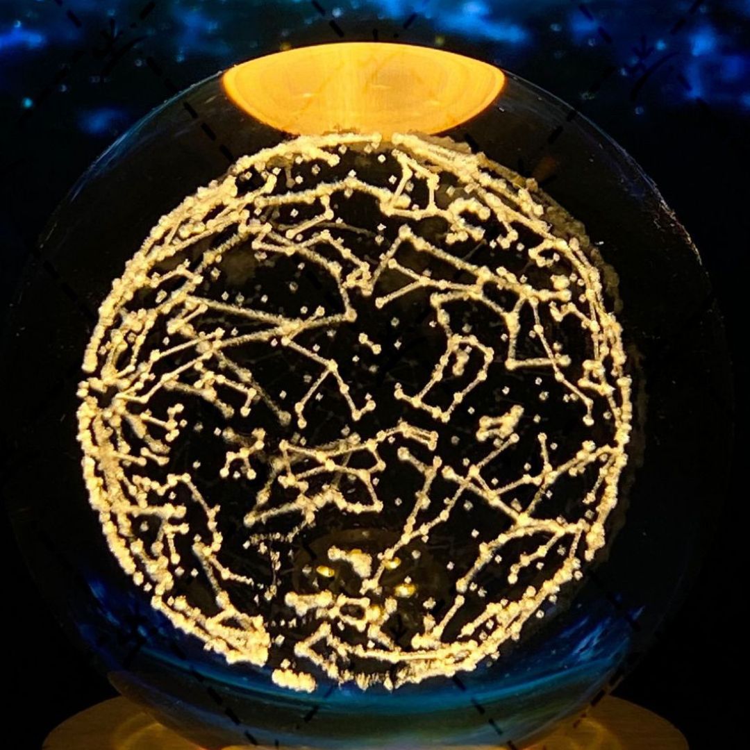 Kristallen Bol met Lichtgevende Maan