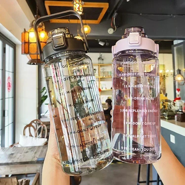 2l Draagbare Sportbidon met Rietje en Tijdsaanduiding