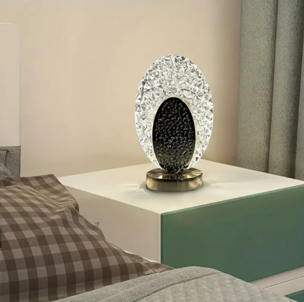 Elegante Tafellamp in Pauwendesign