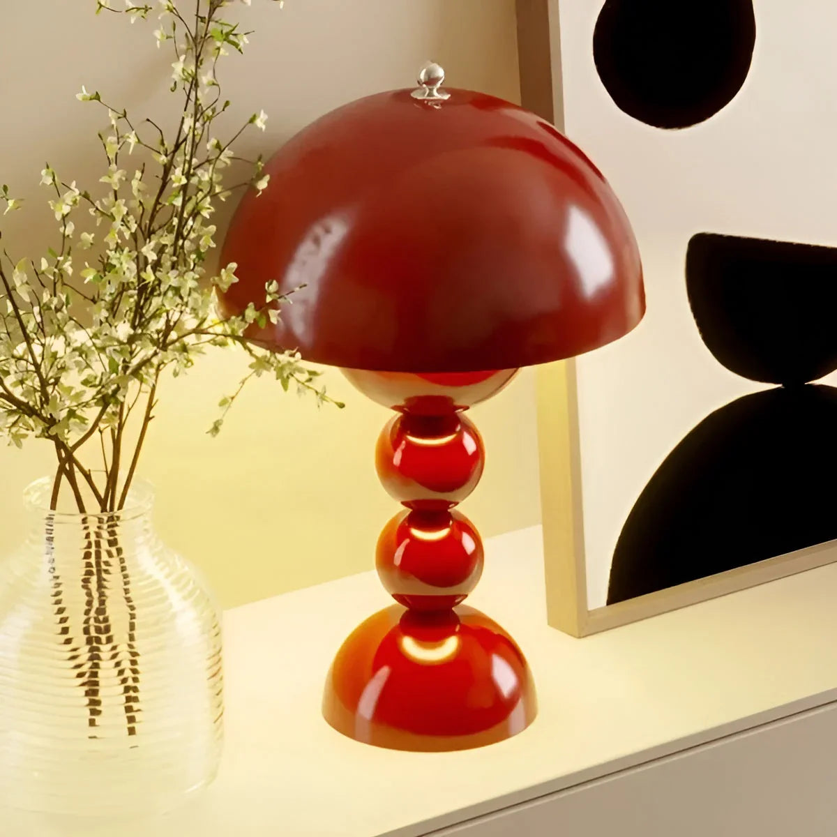 Moderne Tafellamp in Scandinavisch Ontwerp met Gouden Accenten
